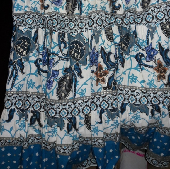 2nd Blue floral Pink Apple dress. - Picture 3 of 4